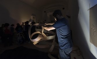 Foto wooden soap bubble raum 03