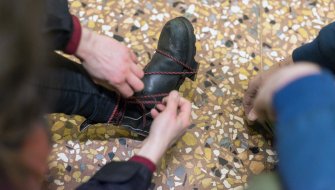 Foto Exaggerated Footsteps 02