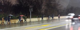 Foto Exaggerated Footsteps 09