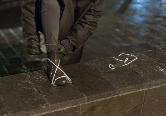 Foto Exaggerated Footsteps 13