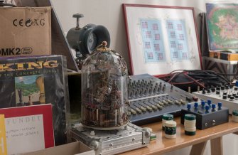 Foto The crypt of the fading composer 03