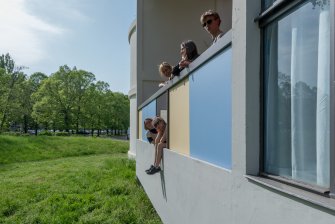 Foto The crypt of the fading composer 06