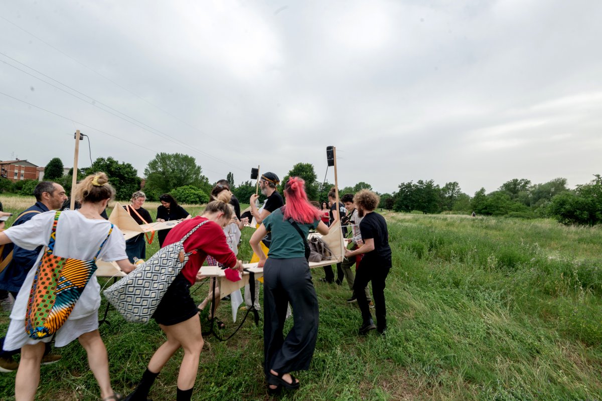 Foto UFO garage bar 01